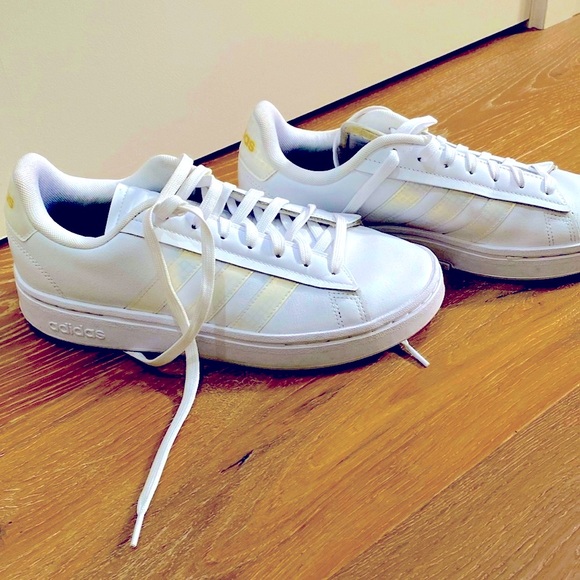 Adidas court shoe - Picture 1 of 6